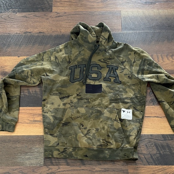 Under Armour Other - Under Armour Camouflage Hoodie